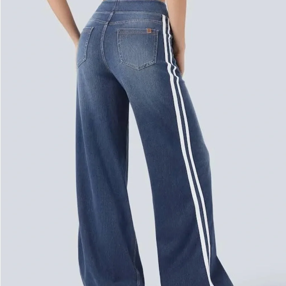 👖 Halara Halara Flex High Waisted Stripe Wide
Leg Jeans with Pockets - Picture 2 of 11